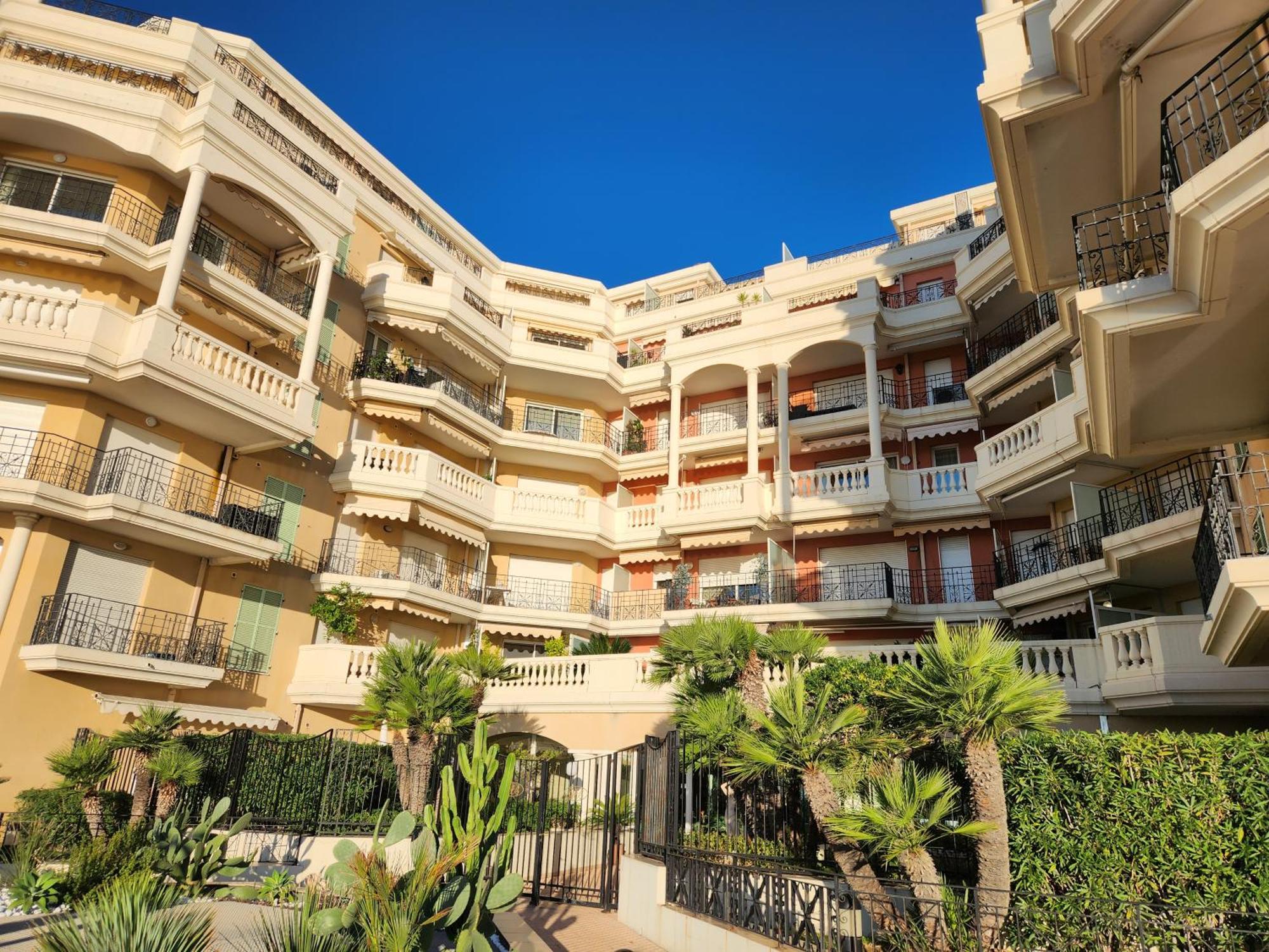 Exclusive Panoramic Sea View In Victoria Beach Μεντόν Εξωτερικό φωτογραφία