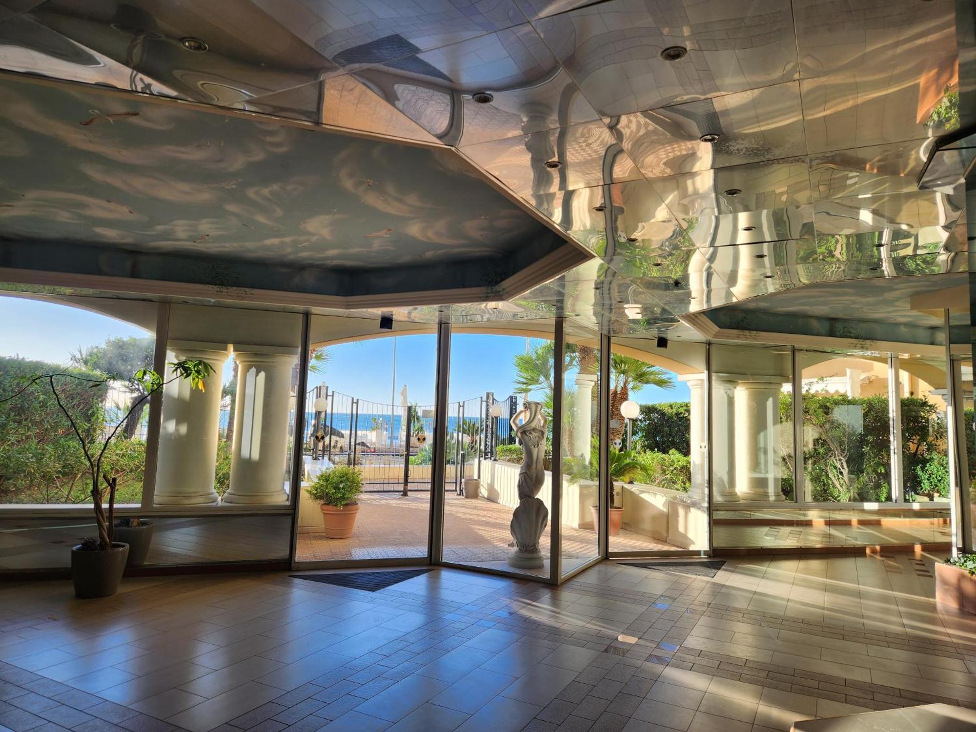 Exclusive Panoramic Sea View In Victoria Beach Μεντόν Εξωτερικό φωτογραφία